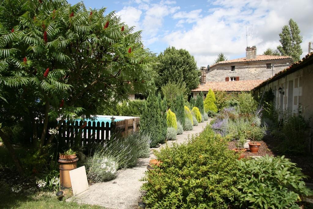 مبيت وإفطار Châteauneuf-sur-Charente La Tonnellerie المظهر الخارجي الصورة